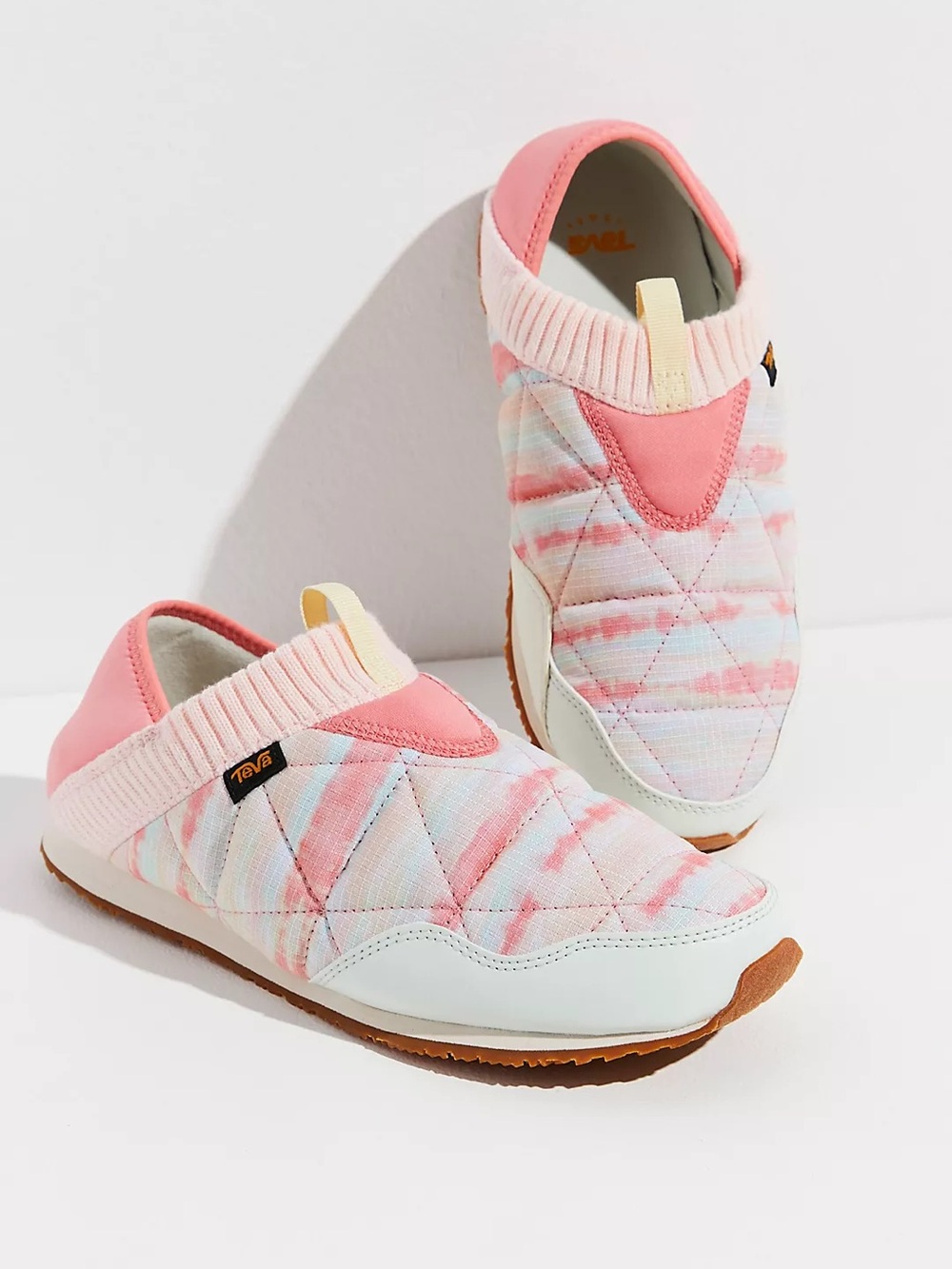 Like New Teva Women's Pink & White ReEmber Tie-Dye Quilted Slip-On Moccasins